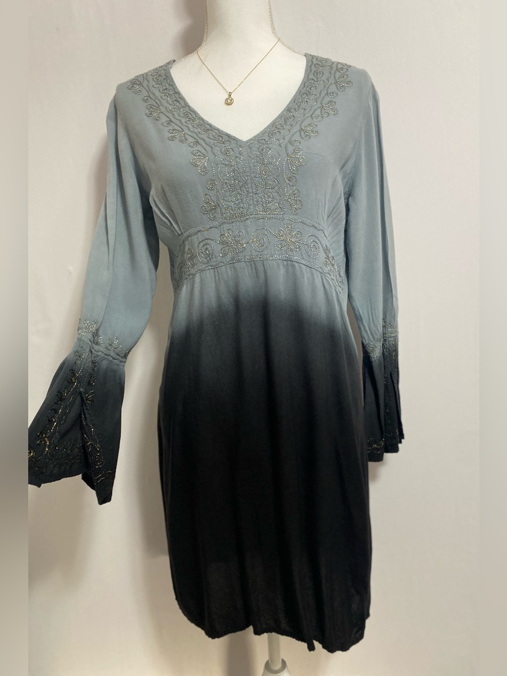Embroidered V-Neck Ombre Swim Coverup in Slate & Black
